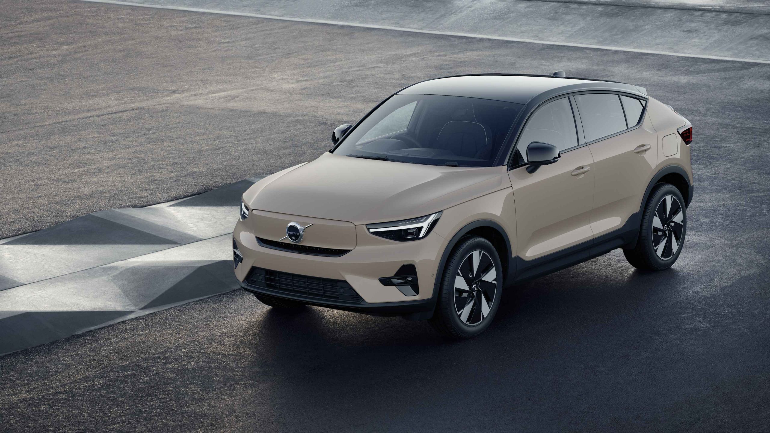 exterior-location-threeQuartersFrontLeft_D405221E4378B3736CFA173EDC1BC7410B9F943A_10_11zon