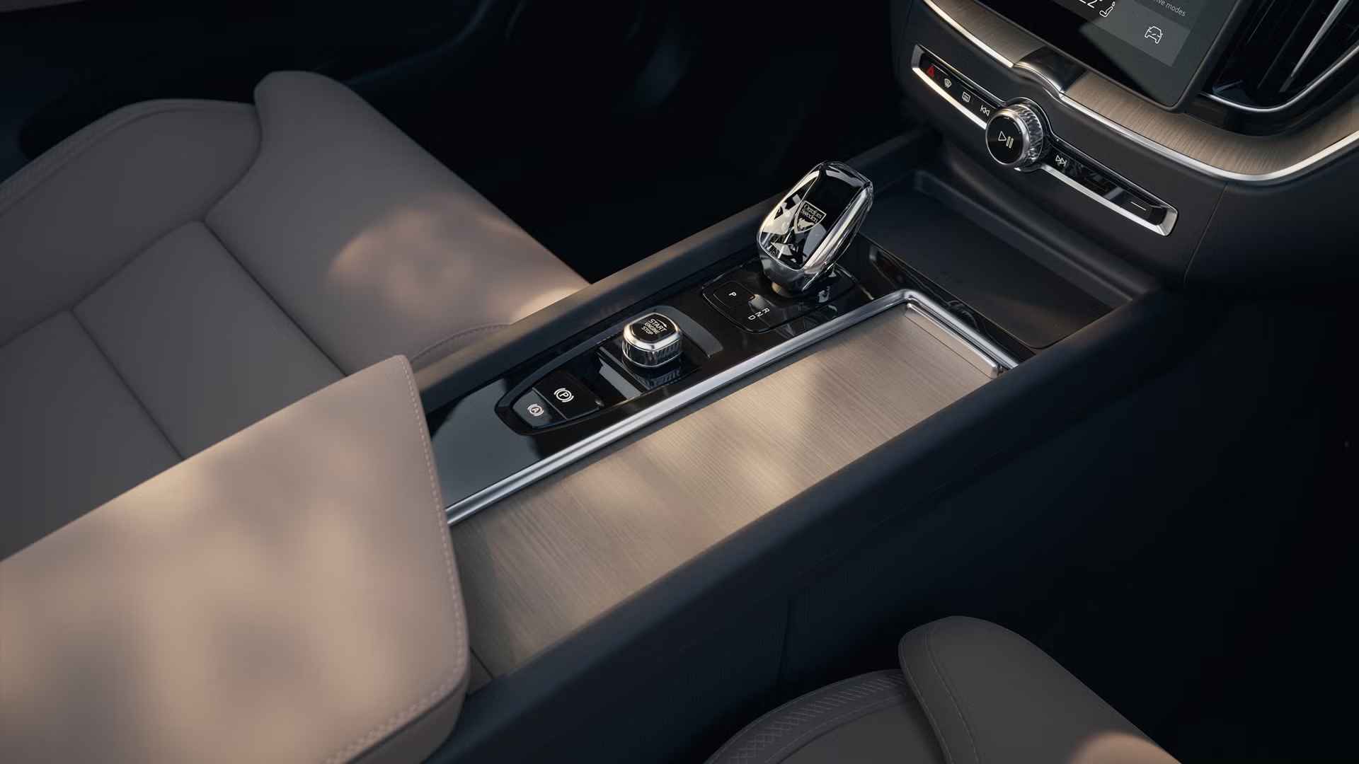 xc60_Interior_gallery_5-16x9_55_11zon