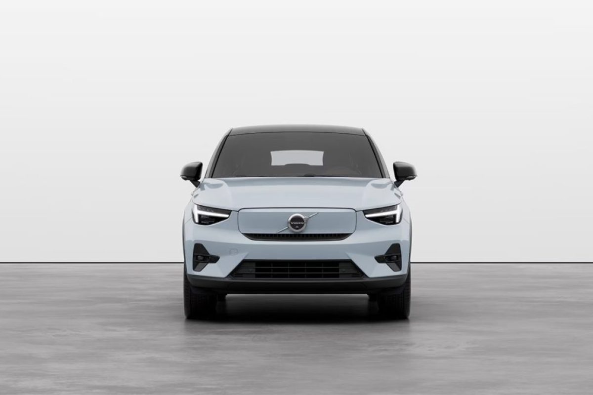 volvo-ec40-241211-b03-1200x675