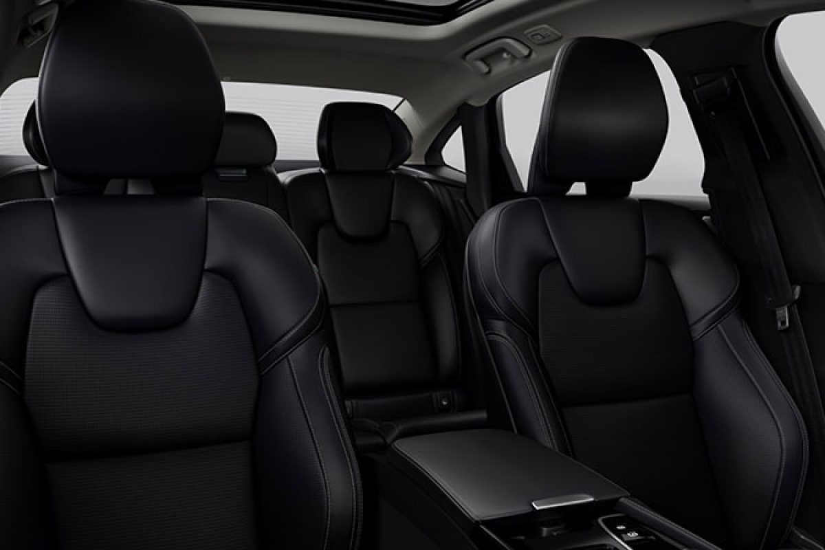 volvo-s90-recharge-240611-noi-that-04-2